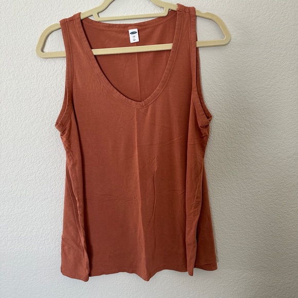 ON Crew Neck Luxe Tank 🧡 - Picture 1 of 3